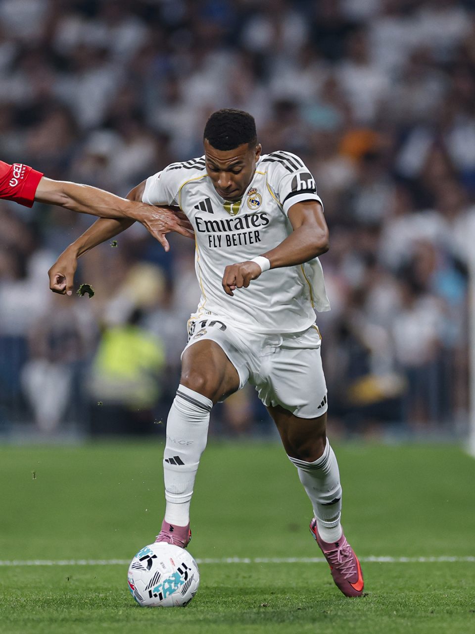 次尝试过人, 的个人突破, 对手防线 次尝试过人, 的个人突破, 对手防线