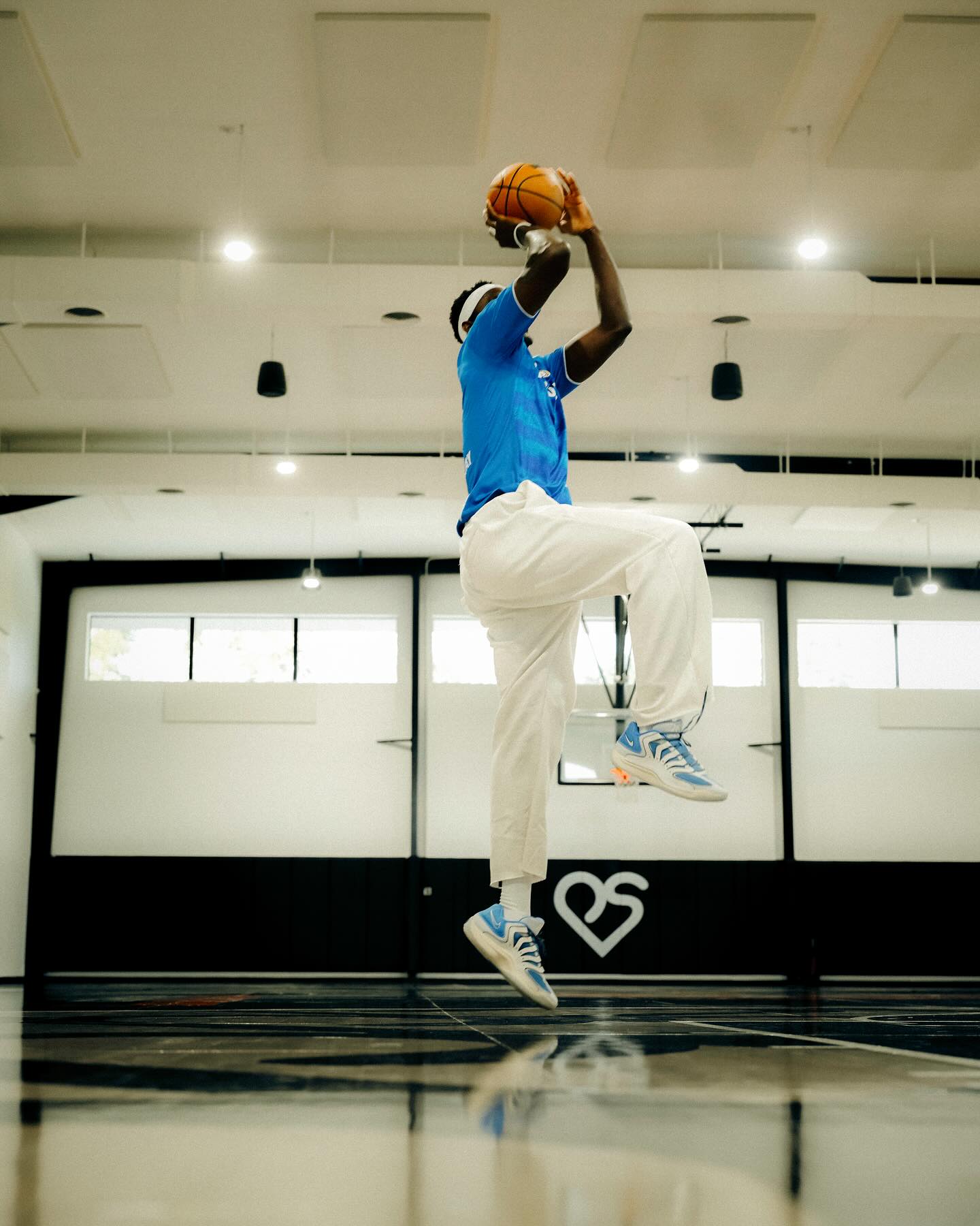 tenan, 享身穿切尔 tenan, 享身穿切尔